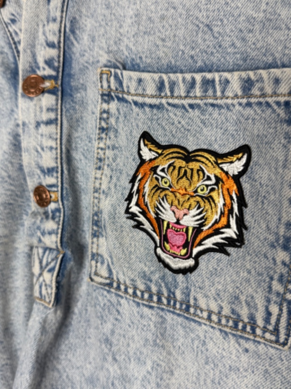 Pilcro Becca Denim Popover Shirt XS Custom Tiger Patch - Picture 4 of 11